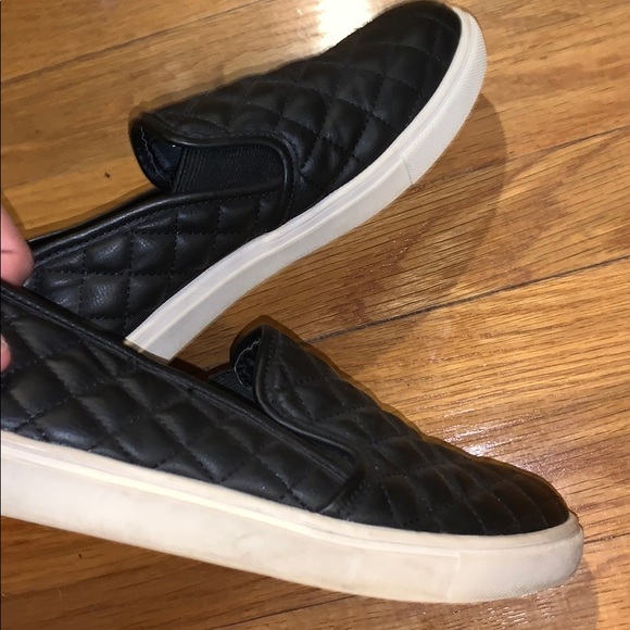 Black Steve Madden slip ons - Picture 3 of 4